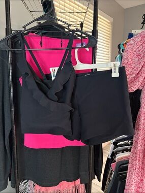 Black Ruffle V-Neck Bikini Top & Swim Shorts - Black